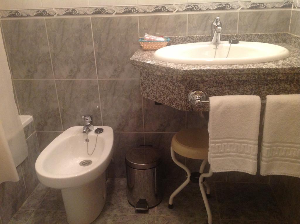 Hostal San Froilan La Virgen del Camino Chambre photo