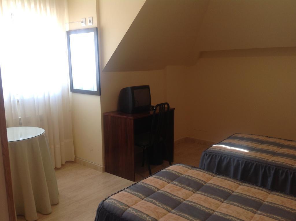 Hostal San Froilan La Virgen del Camino Chambre photo