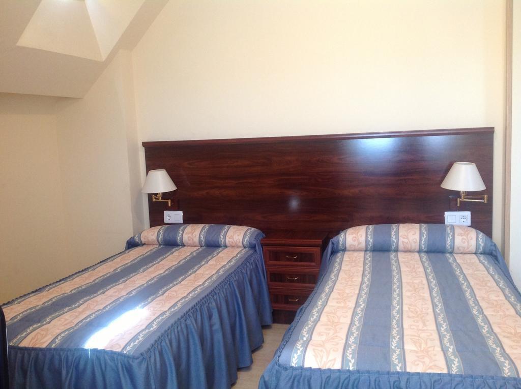 Hostal San Froilan La Virgen del Camino Chambre photo