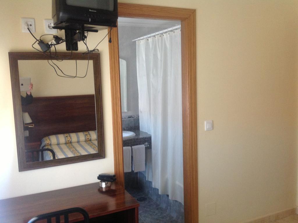 Hostal San Froilan La Virgen del Camino Chambre photo