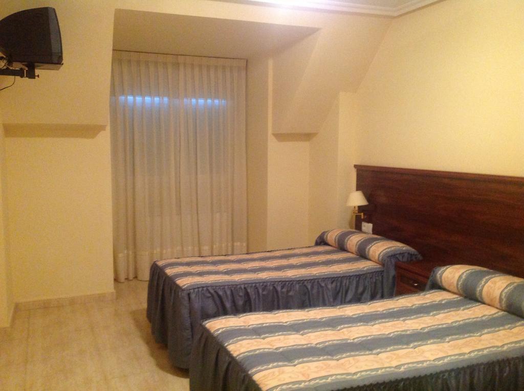 Hostal San Froilan La Virgen del Camino Chambre photo