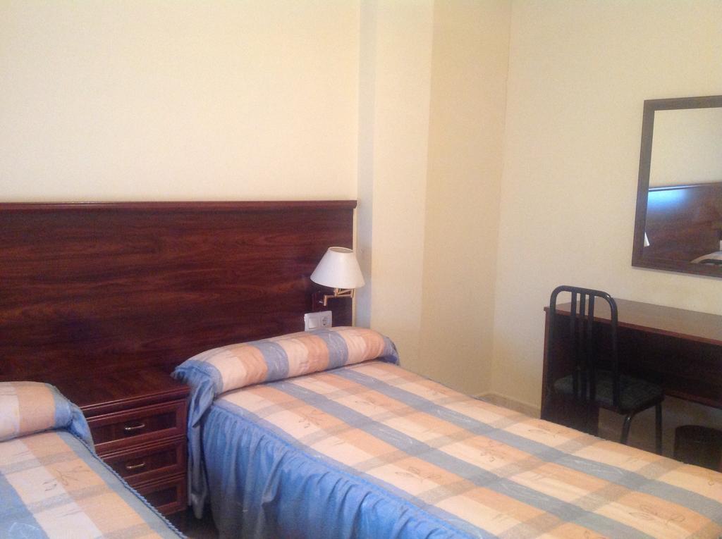 Hostal San Froilan La Virgen del Camino Chambre photo