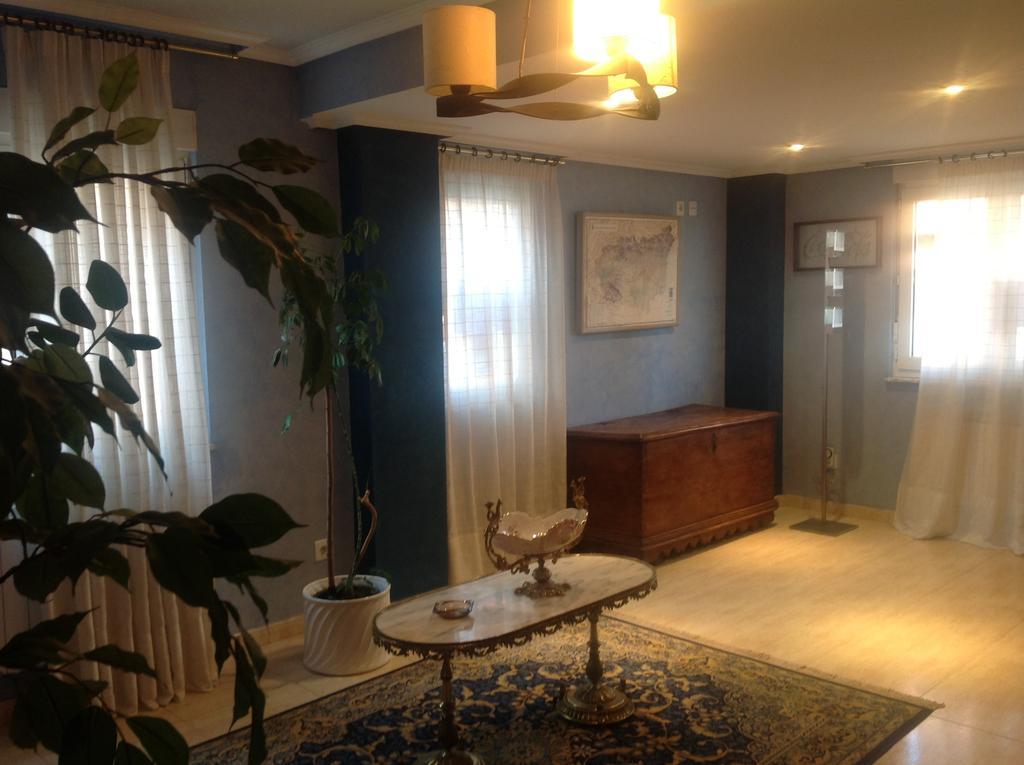 Hostal San Froilan La Virgen del Camino Extérieur photo